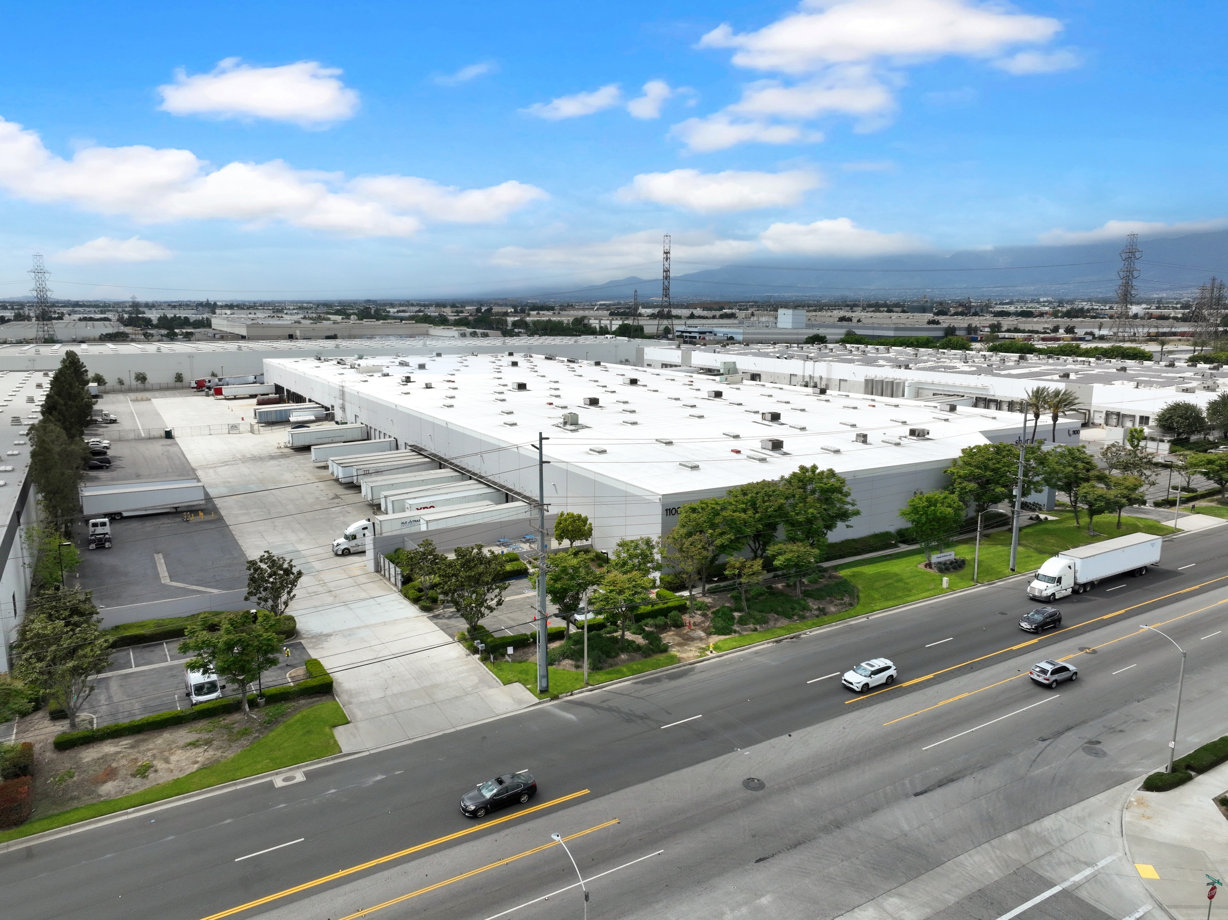Industrial distribution building in Ontario